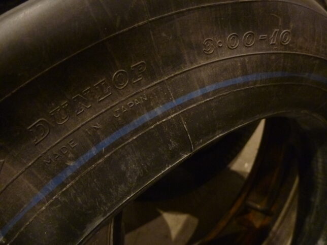 ベスパ　タイヤ交換　チューブ　スモールボディ　L型口金　2種類　国内メーカー　ダンロップ　日本製