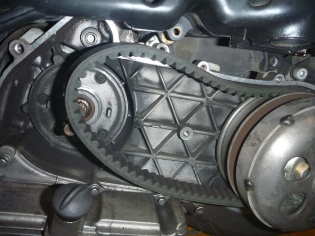 ベスパ　オートマ　駆動系　ベルト　