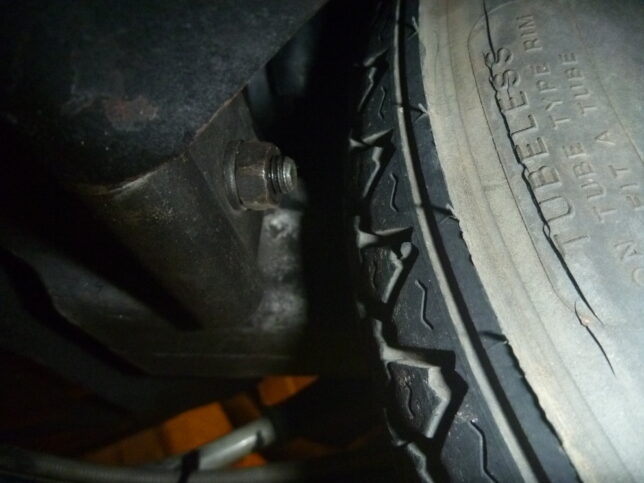 ベスパ　ET3　マフラー外し