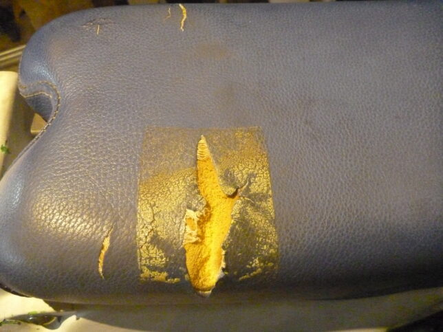 カワサキ　KS2　シート張り替え　アンコ補修