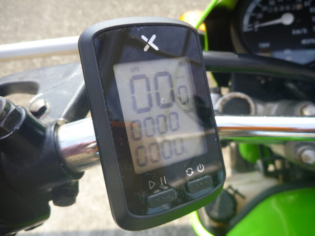 原付にGPSサイクルコンピューター仮付け